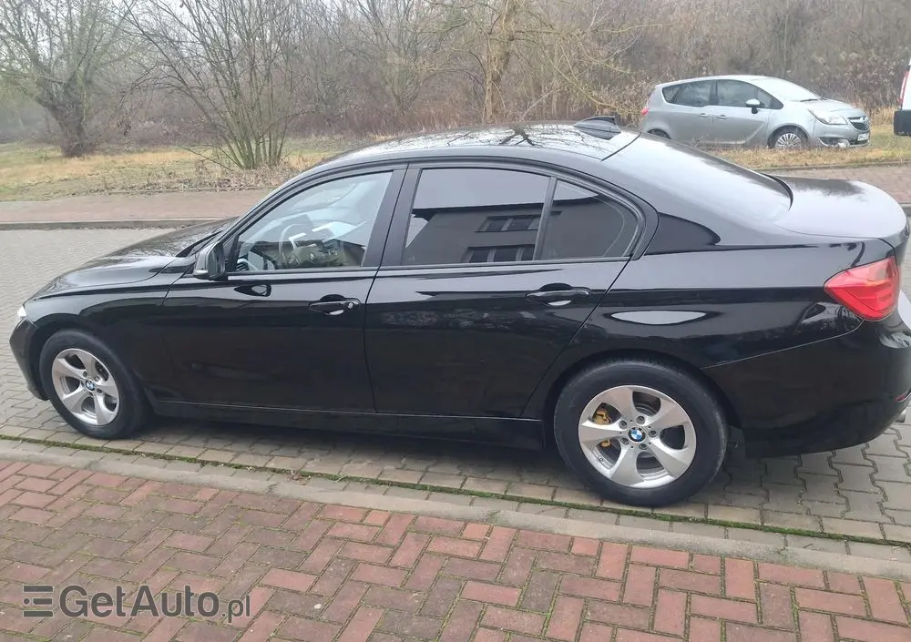 BMW Seria 3 318d Sport Line