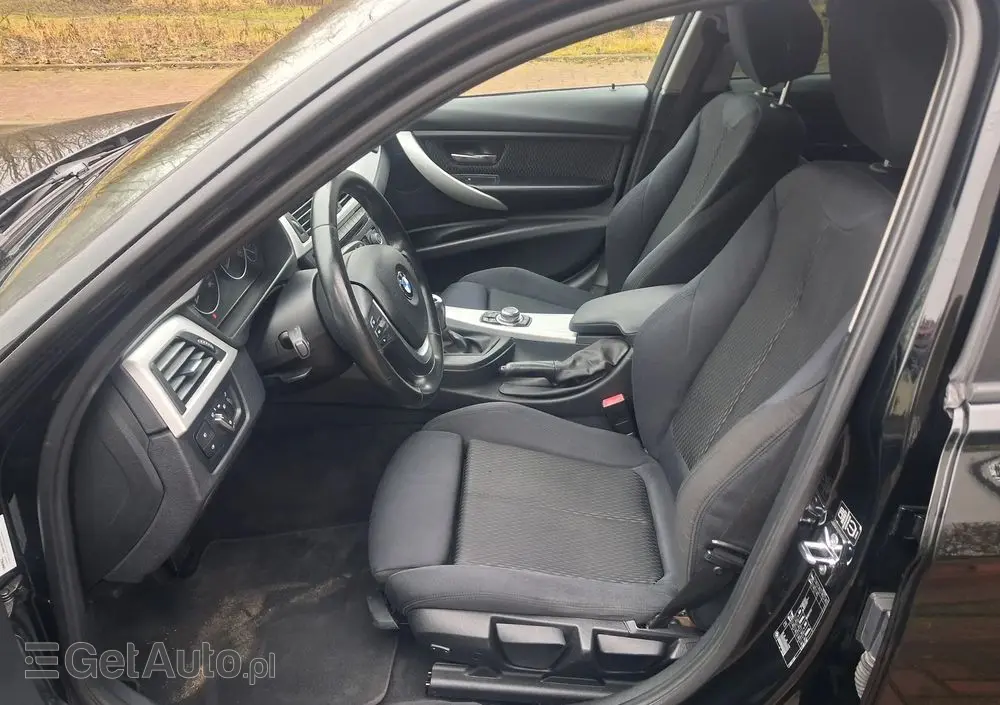 BMW Seria 3 318d Sport Line