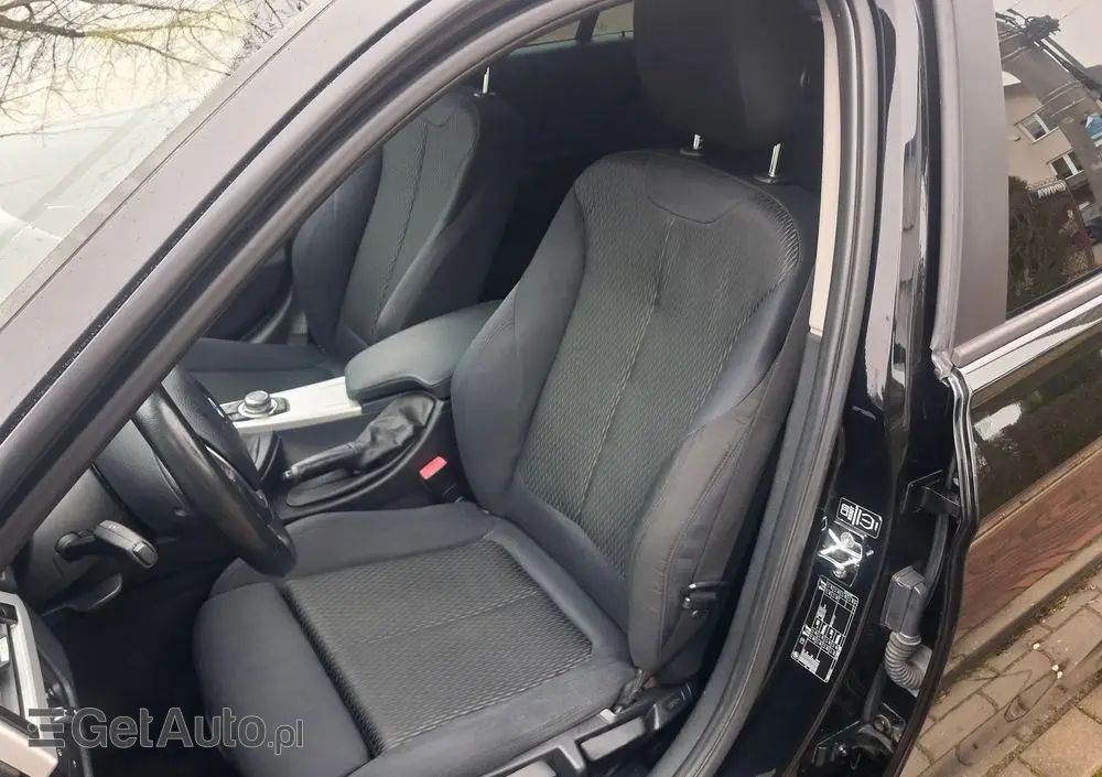 BMW Seria 3 318d Sport Line