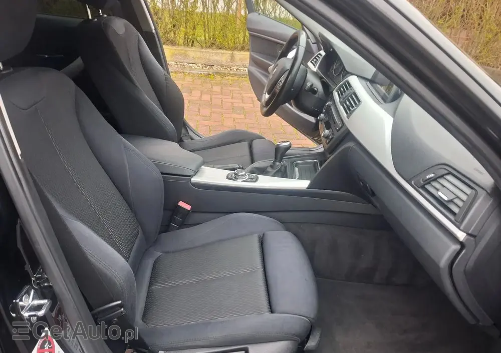 BMW Seria 3 318d Sport Line