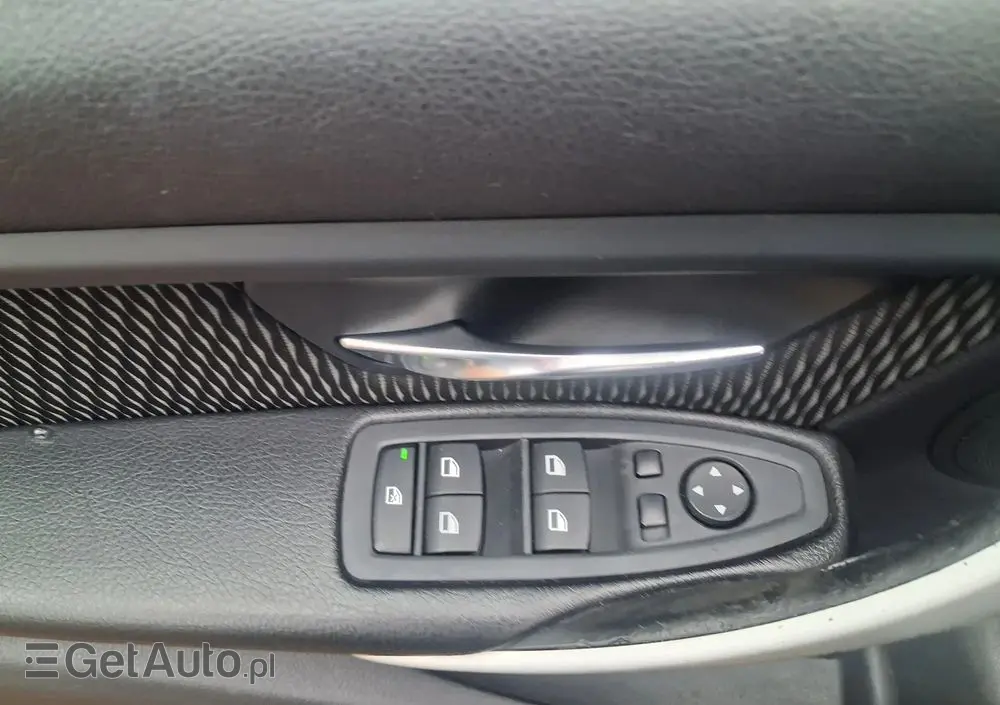 BMW Seria 3 318d Sport Line