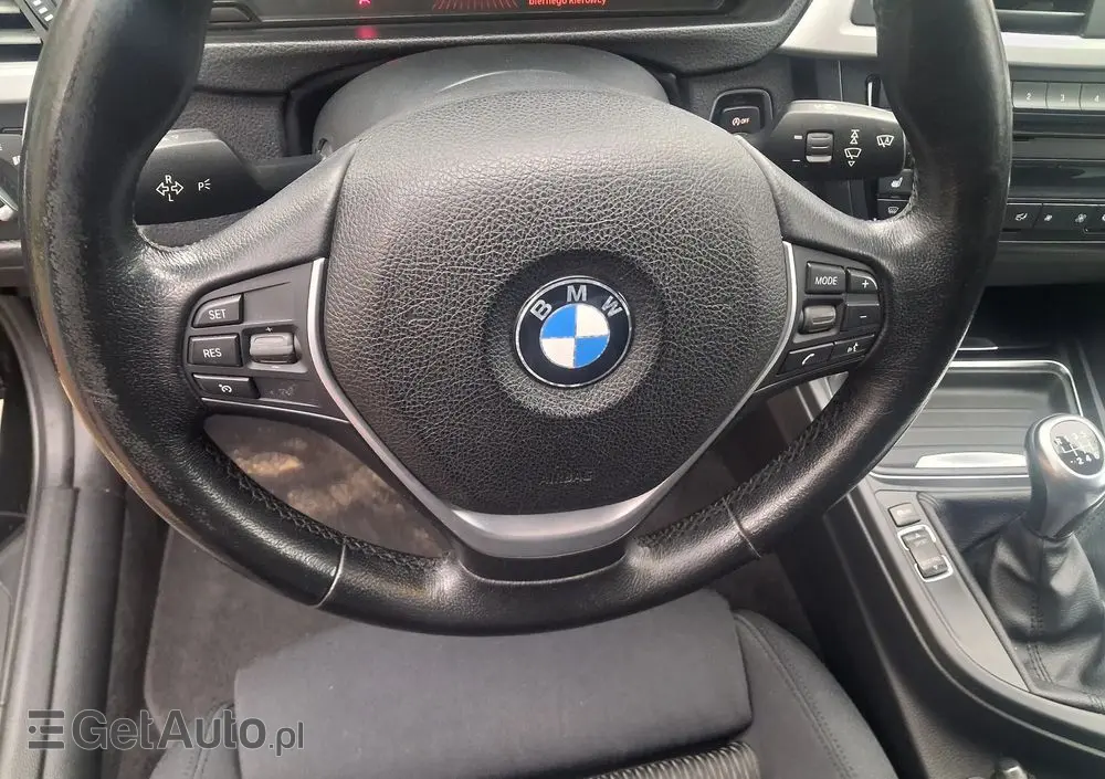 BMW Seria 3 318d Sport Line