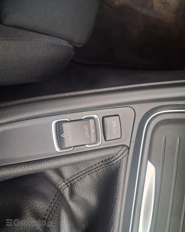 BMW Seria 3 318d Sport Line