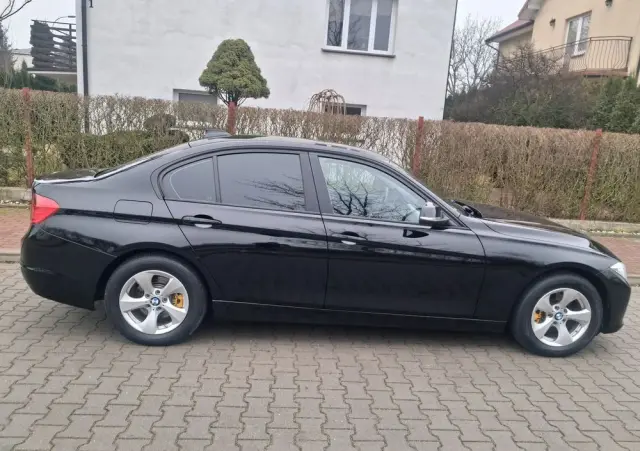 BMW Seria 3 318d Sport Line