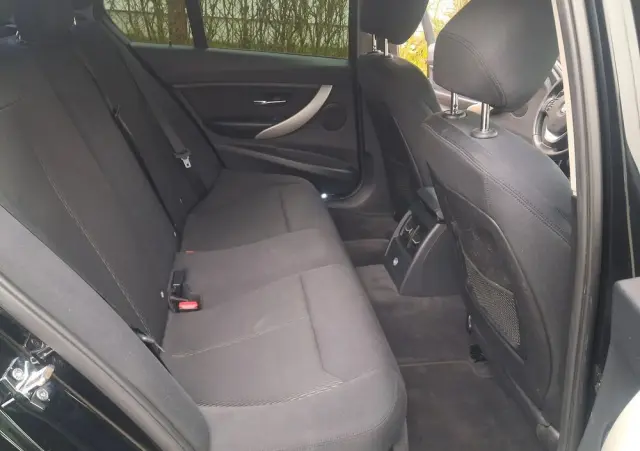 BMW Seria 3 318d Sport Line