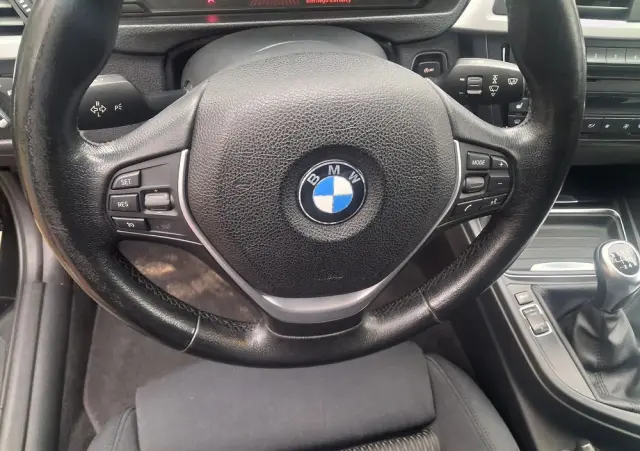 BMW Seria 3 318d Sport Line