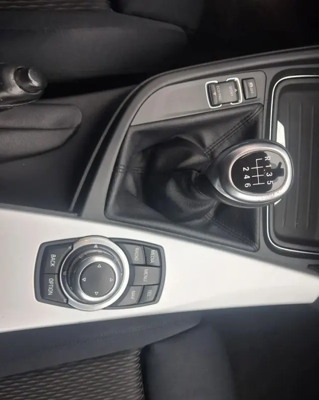 BMW Seria 3 318d Sport Line