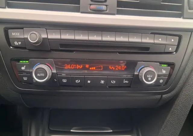 BMW Seria 3 318d Sport Line