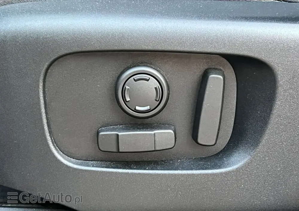 LAND ROVER Discovery 2.0 SD4 S
