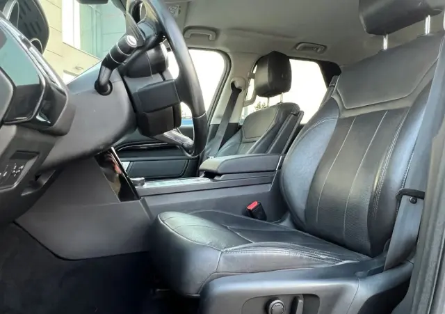 LAND ROVER Discovery 2.0 SD4 S