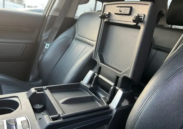 LAND ROVER Discovery 2.0 SD4 S