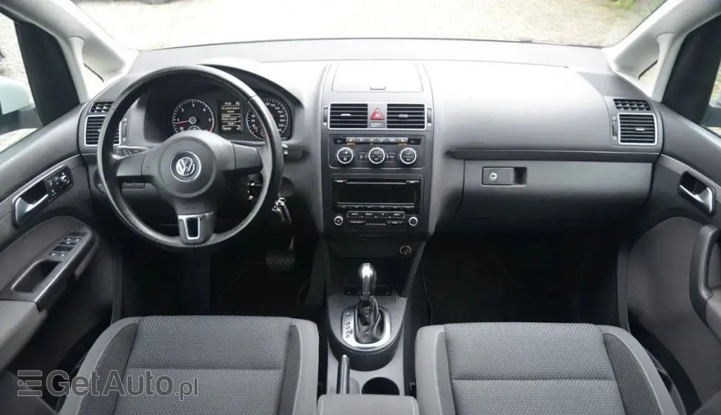 VOLKSWAGEN Touran 