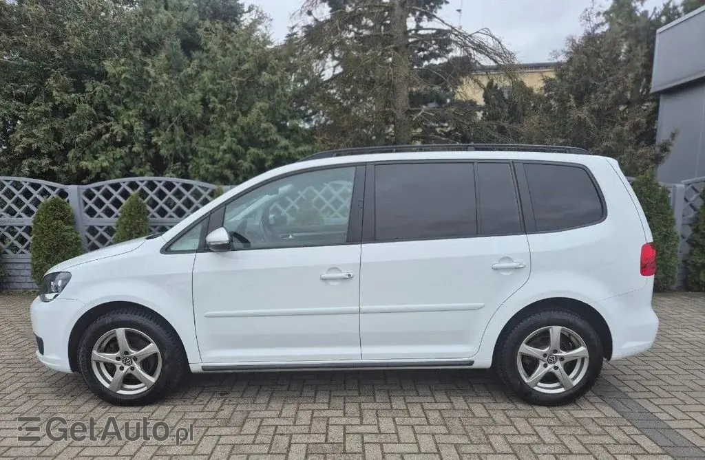 VOLKSWAGEN Touran 