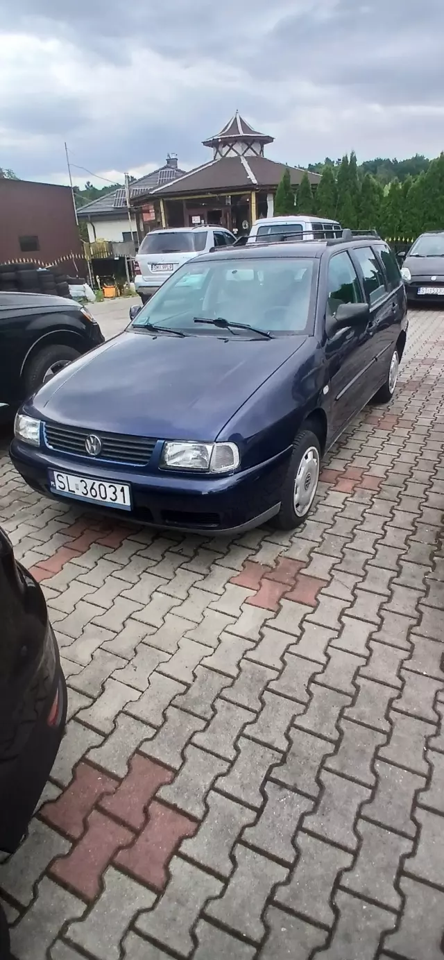 VOLKSWAGEN Polo Kombi