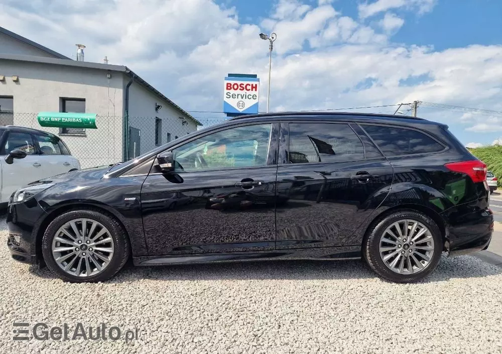 FORD Focus 1.0 EcoBoost ST-Line Red ASS