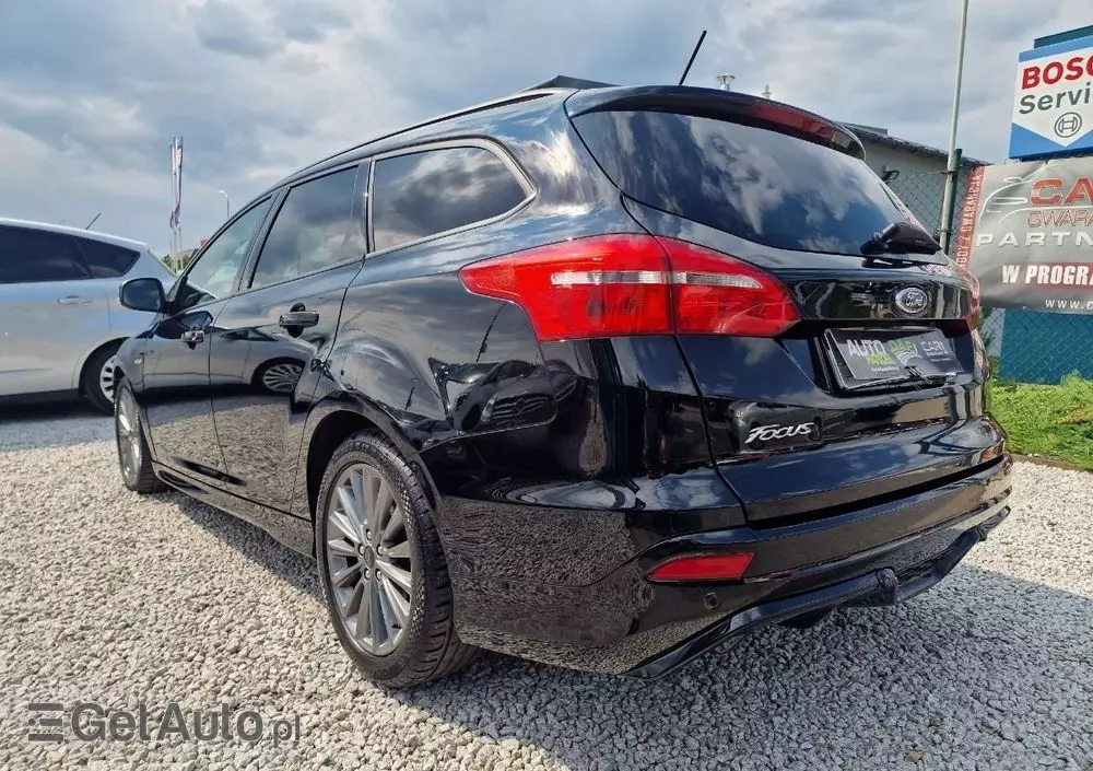 FORD Focus 1.0 EcoBoost ST-Line Red ASS