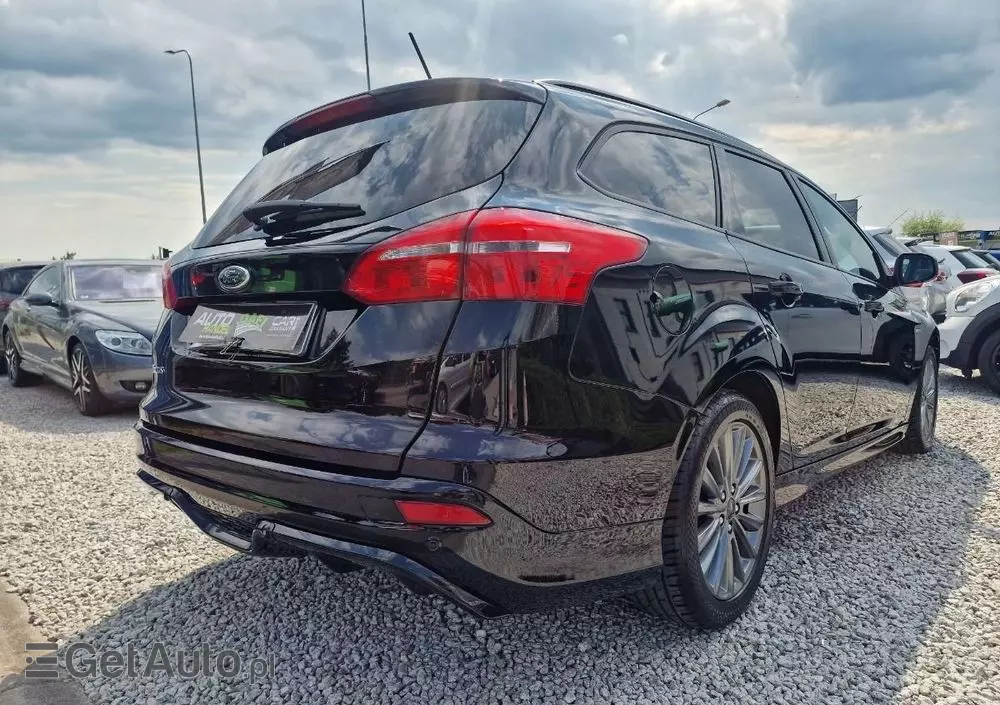 FORD Focus 1.0 EcoBoost ST-Line Red ASS