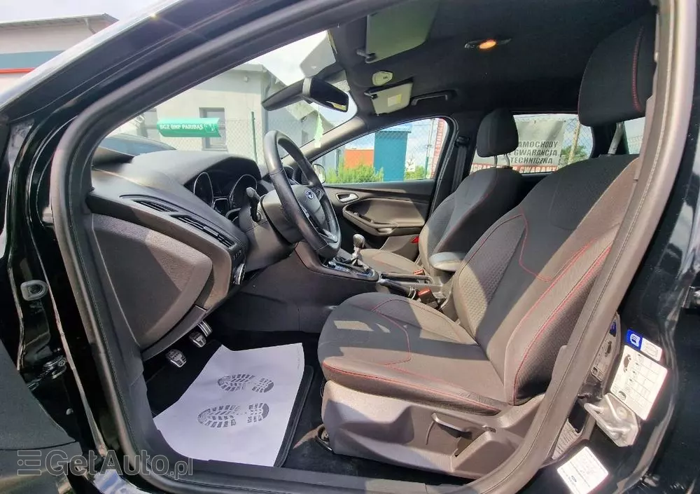 FORD Focus 1.0 EcoBoost ST-Line Red ASS