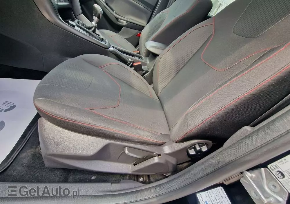 FORD Focus 1.0 EcoBoost ST-Line Red ASS