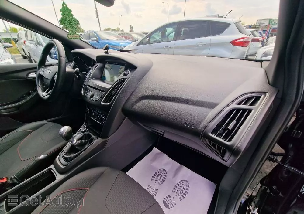 FORD Focus 1.0 EcoBoost ST-Line Red ASS