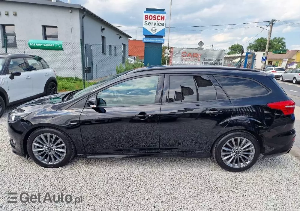 FORD Focus 1.0 EcoBoost ST-Line Red ASS