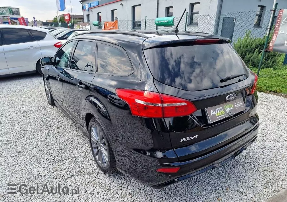 FORD Focus 1.0 EcoBoost ST-Line Red ASS