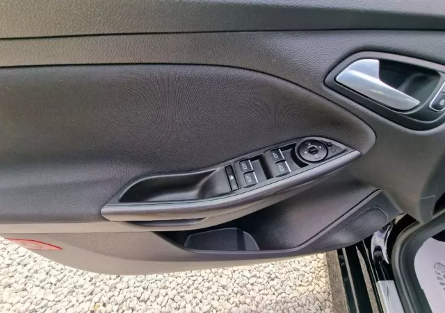 FORD Focus 1.0 EcoBoost ST-Line Red ASS