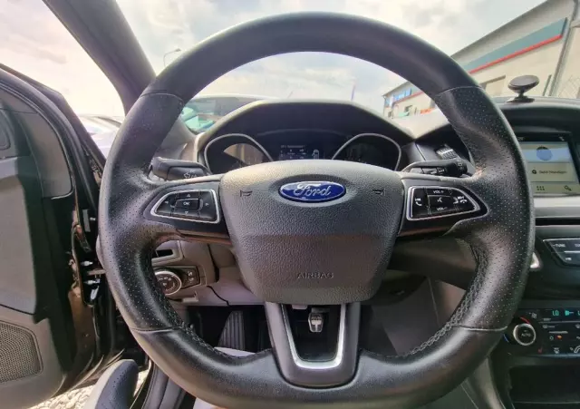 FORD Focus 1.0 EcoBoost ST-Line Red ASS