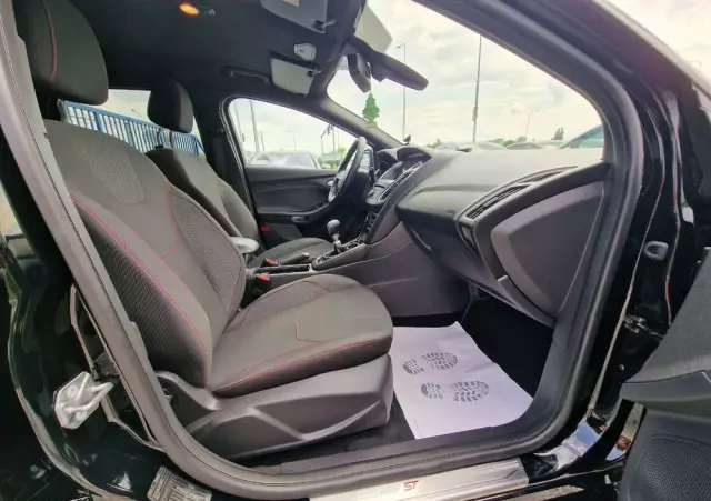 FORD Focus 1.0 EcoBoost ST-Line Red ASS