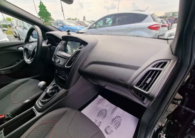 FORD Focus 1.0 EcoBoost ST-Line Red ASS