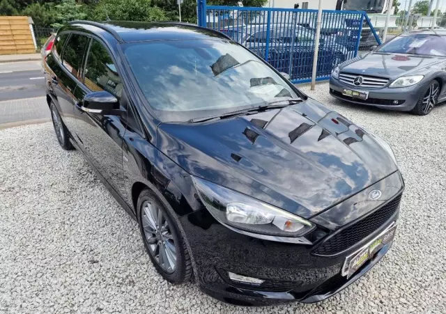 FORD Focus 1.0 EcoBoost ST-Line Red ASS