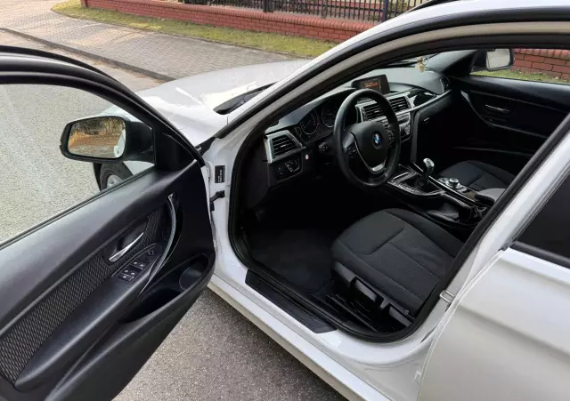 BMW Seria 3 318d Sport Line Shadow