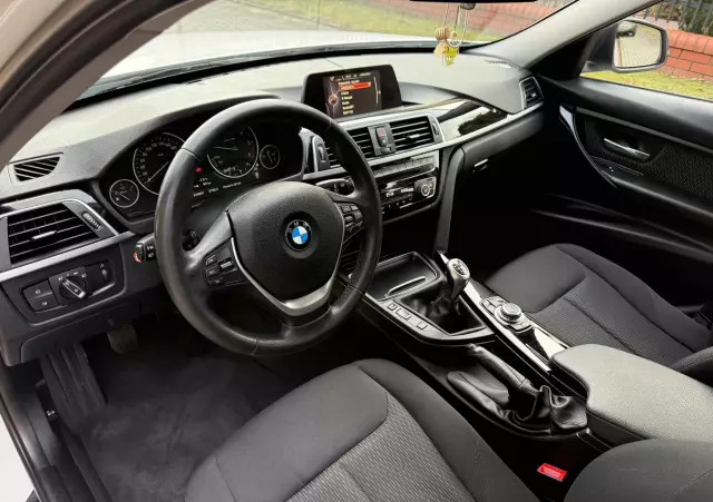 BMW Seria 3 318d Sport Line Shadow