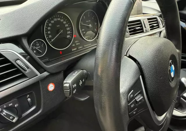 BMW Seria 3 318d Sport Line Shadow