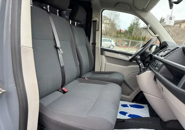 VOLKSWAGEN Transporter 