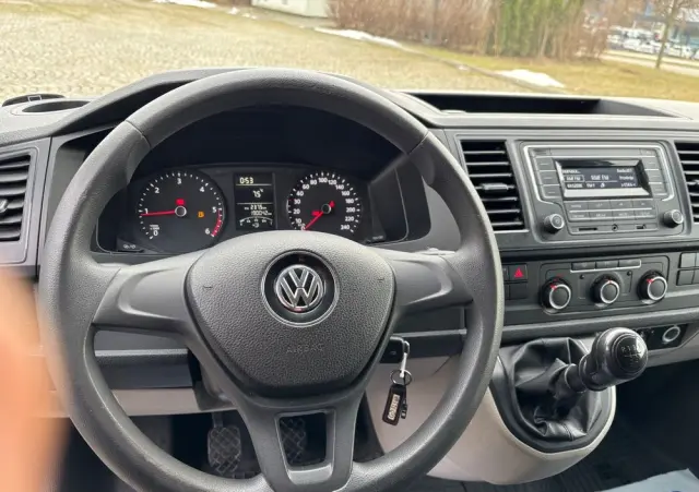 VOLKSWAGEN Transporter 