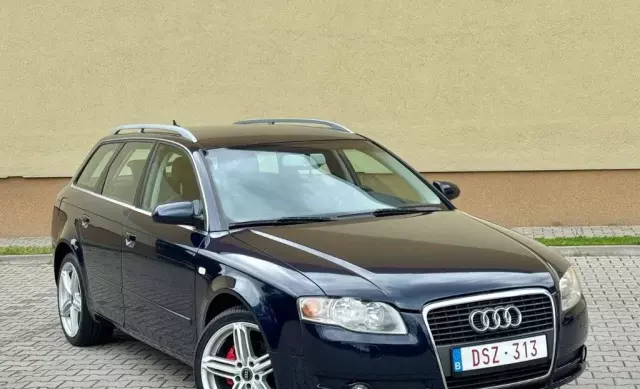 AUDI A4 