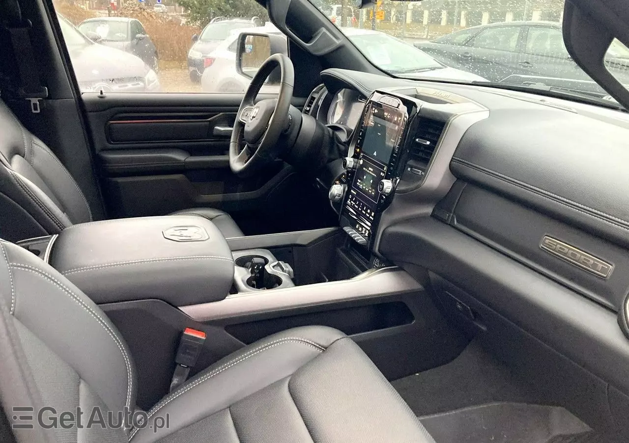 RAM 1500 Crew Cab Sport