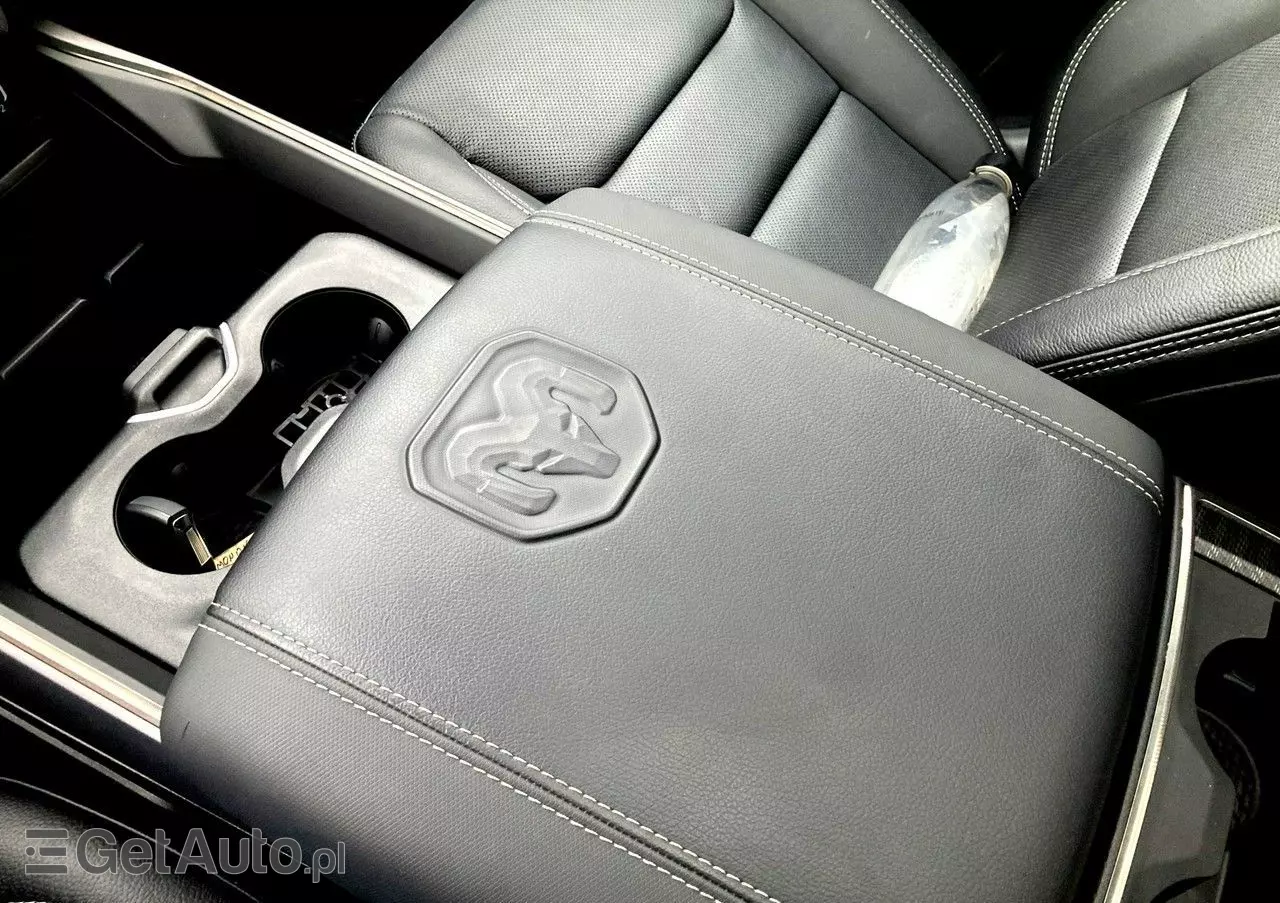 RAM 1500 Crew Cab Sport