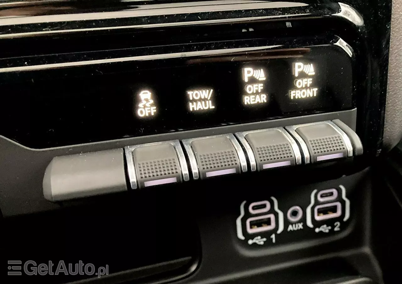 RAM 1500 Crew Cab Sport