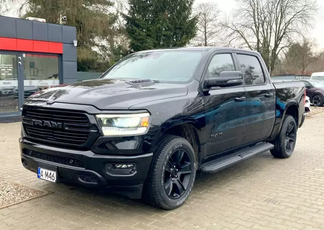 RAM 1500 Crew Cab Sport