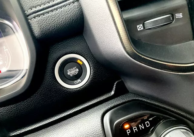 RAM 1500 Crew Cab Sport