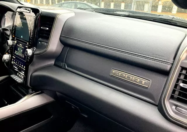 RAM 1500 Crew Cab Sport