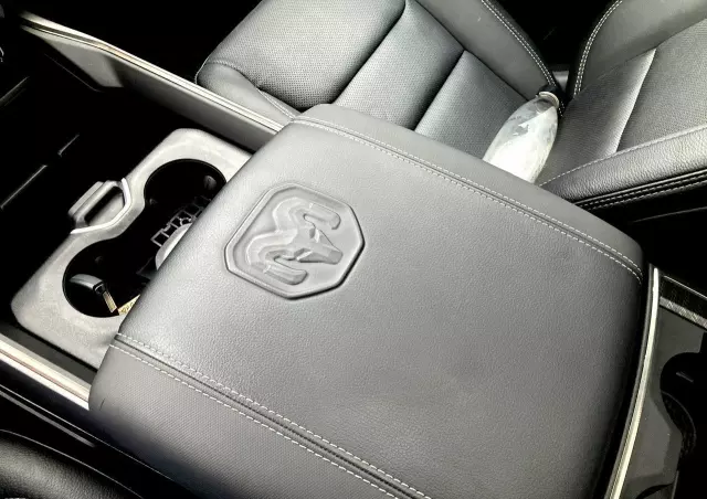 RAM 1500 Crew Cab Sport