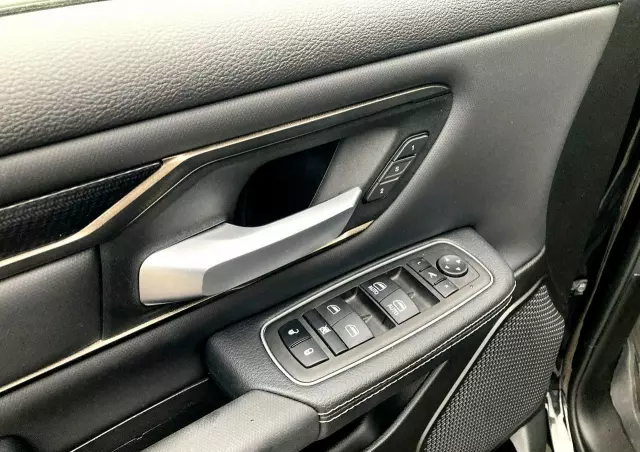 RAM 1500 Crew Cab Sport