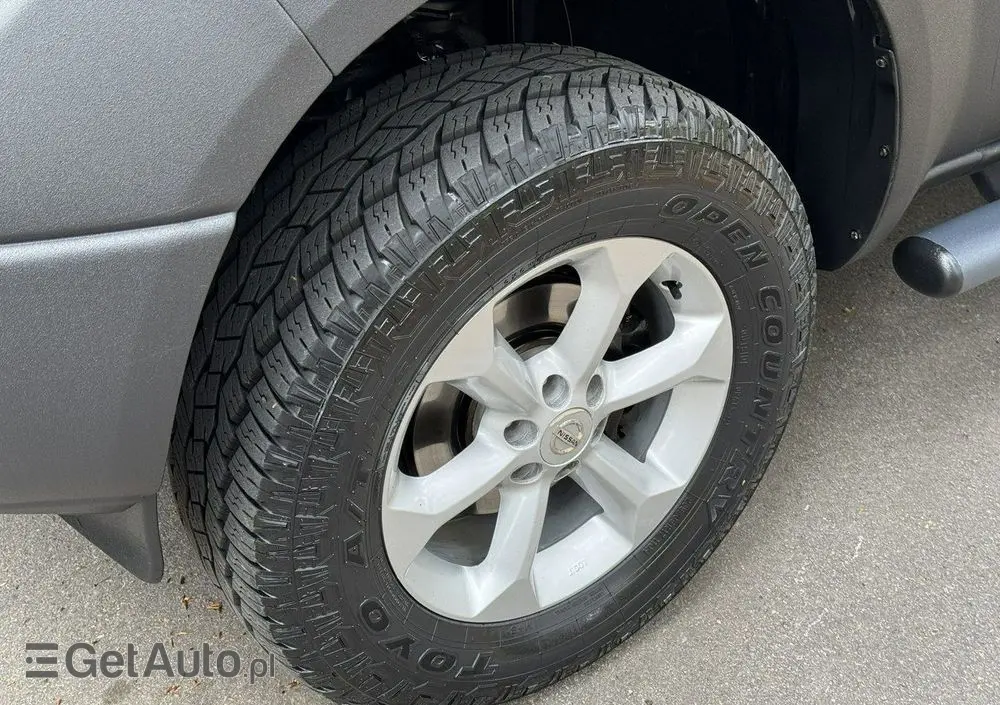 NISSAN Navara 