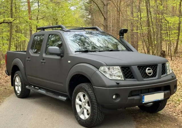 NISSAN Navara 