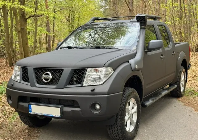 NISSAN Navara 