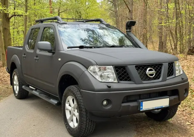 NISSAN Navara 