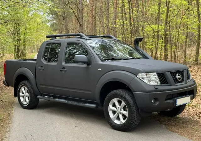 NISSAN Navara 